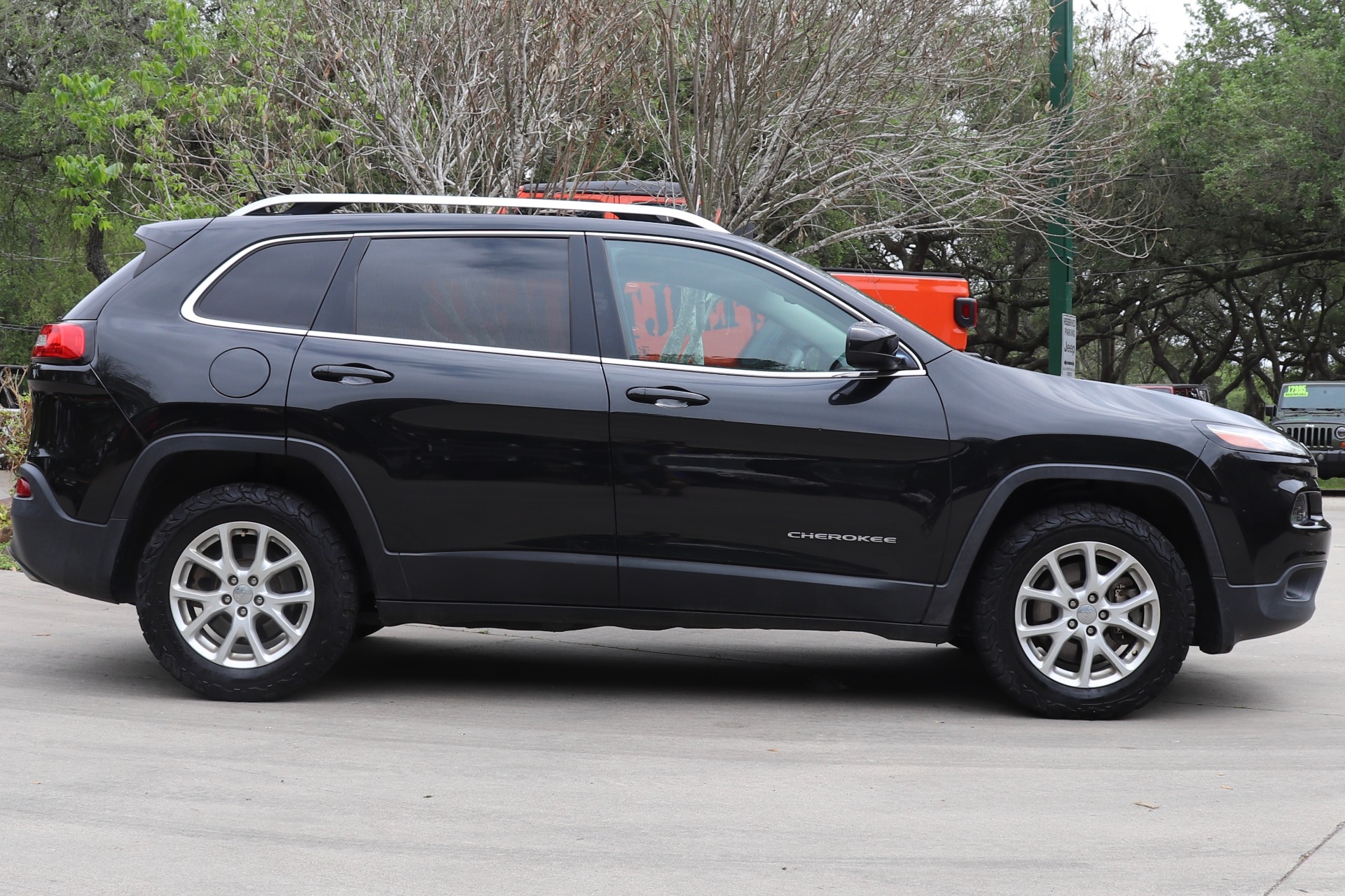 Used-2015-Jeep-Cherokee-Latitude