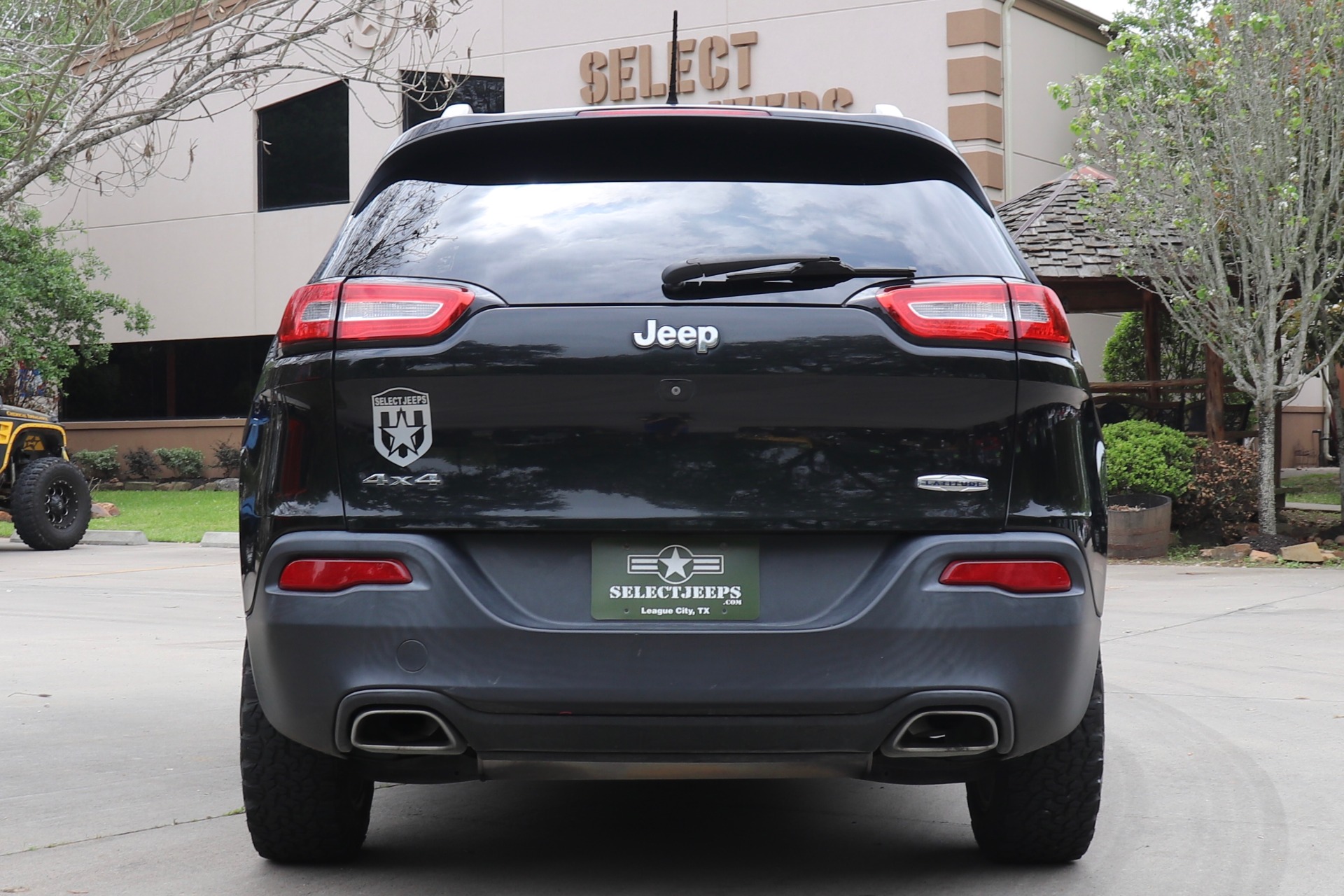 Used-2015-Jeep-Cherokee-Latitude