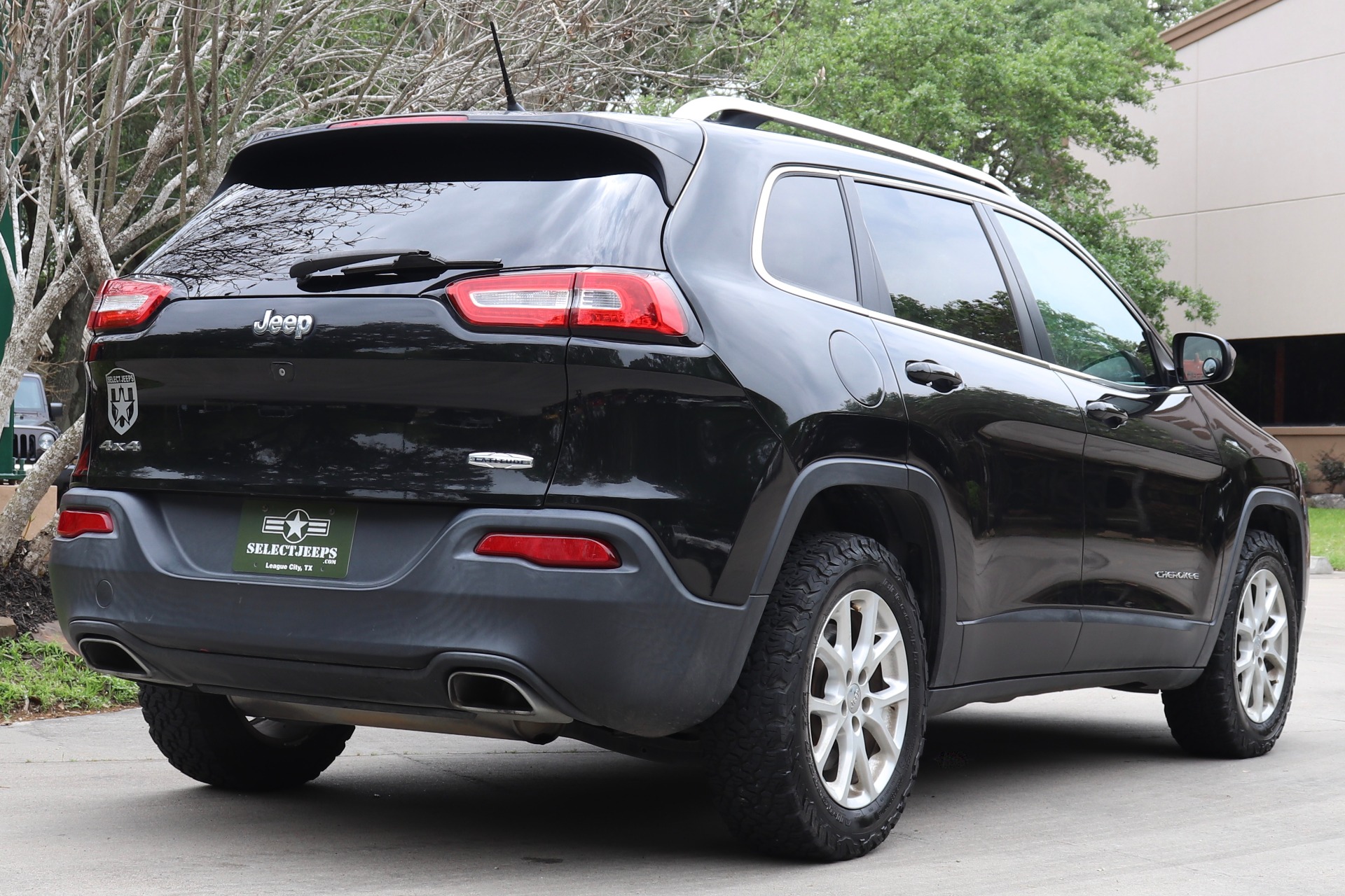 Used-2015-Jeep-Cherokee-Latitude