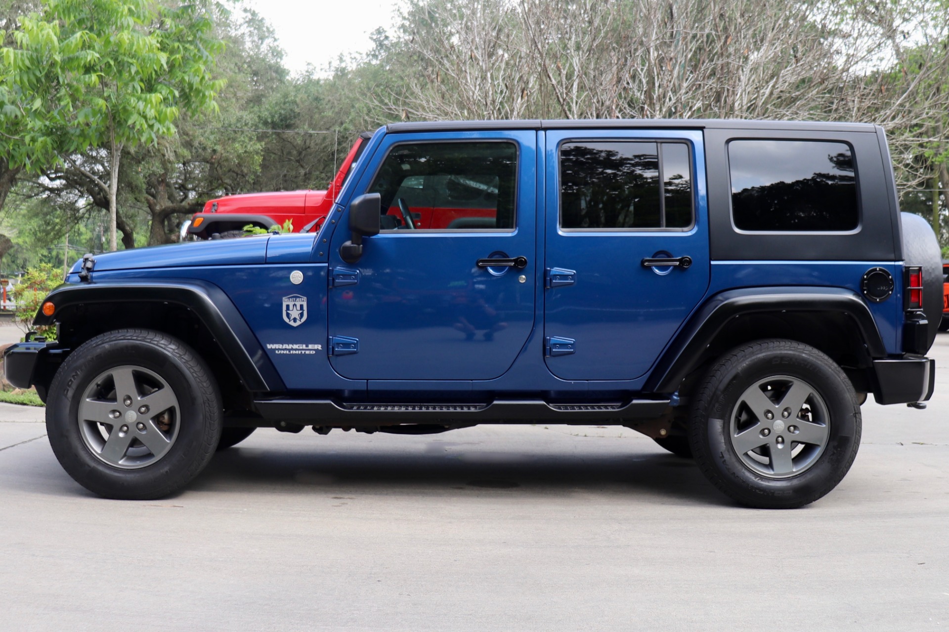 Used-2010-Jeep-Wrangler-Unlimited-Sport