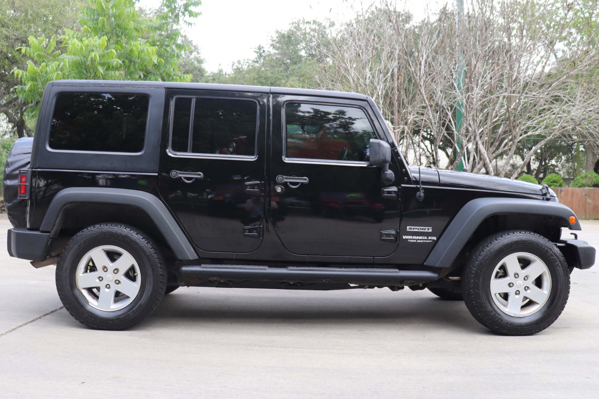 Used-2011-Jeep-Wrangler-Unlimited-Sport