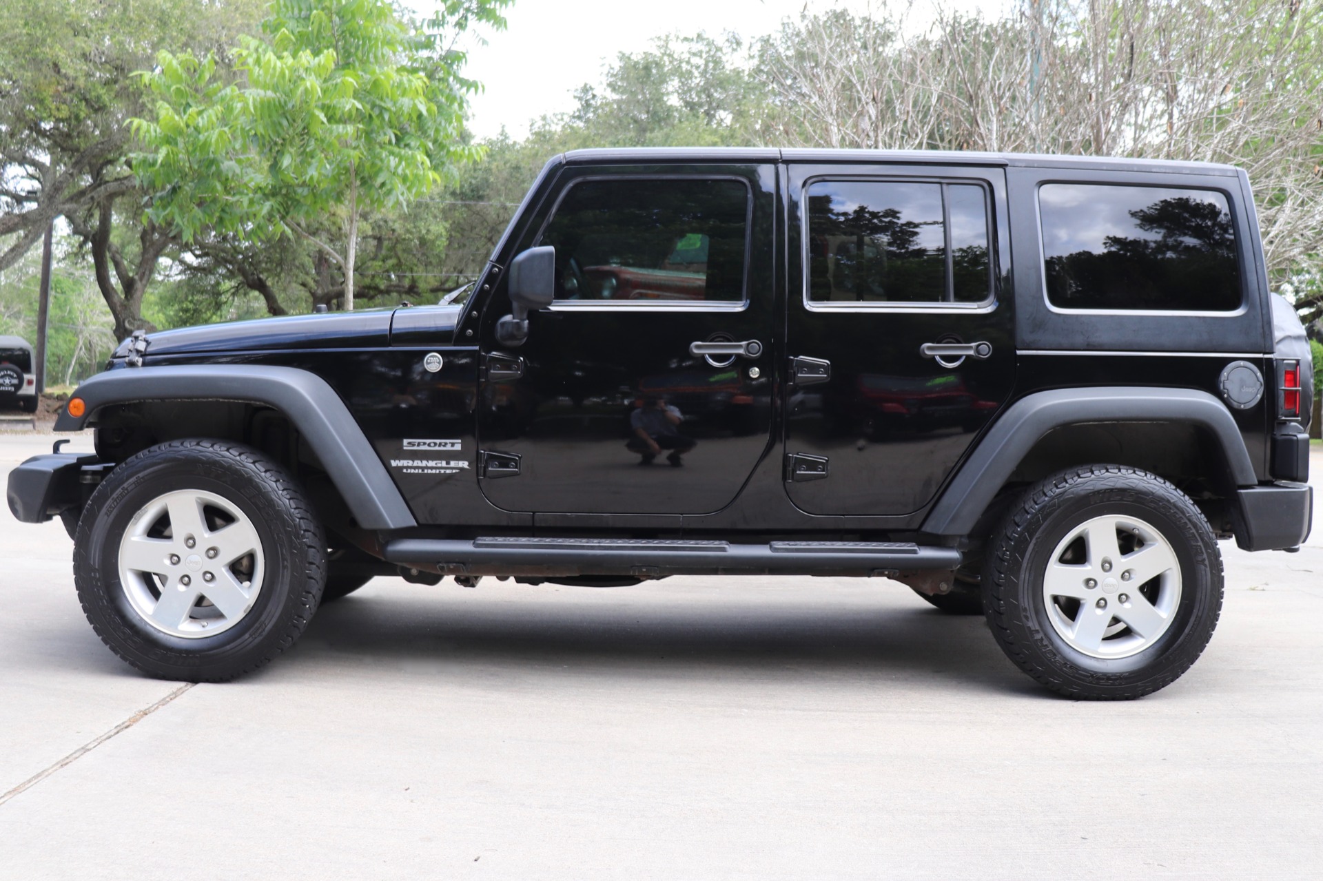 Used-2011-Jeep-Wrangler-Unlimited-Sport