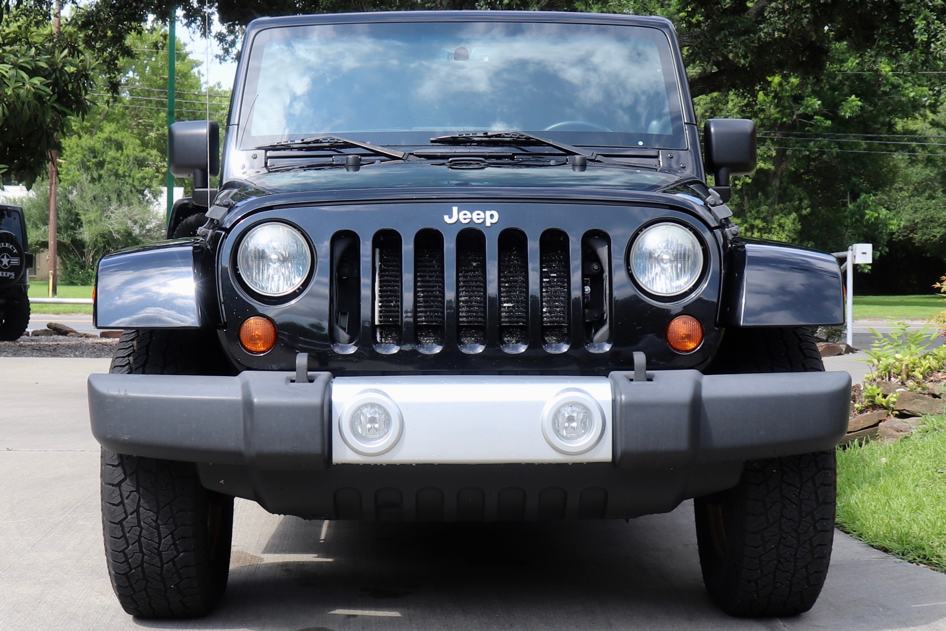 Used-2013-Jeep-Wrangler-Unlimited-Sahara