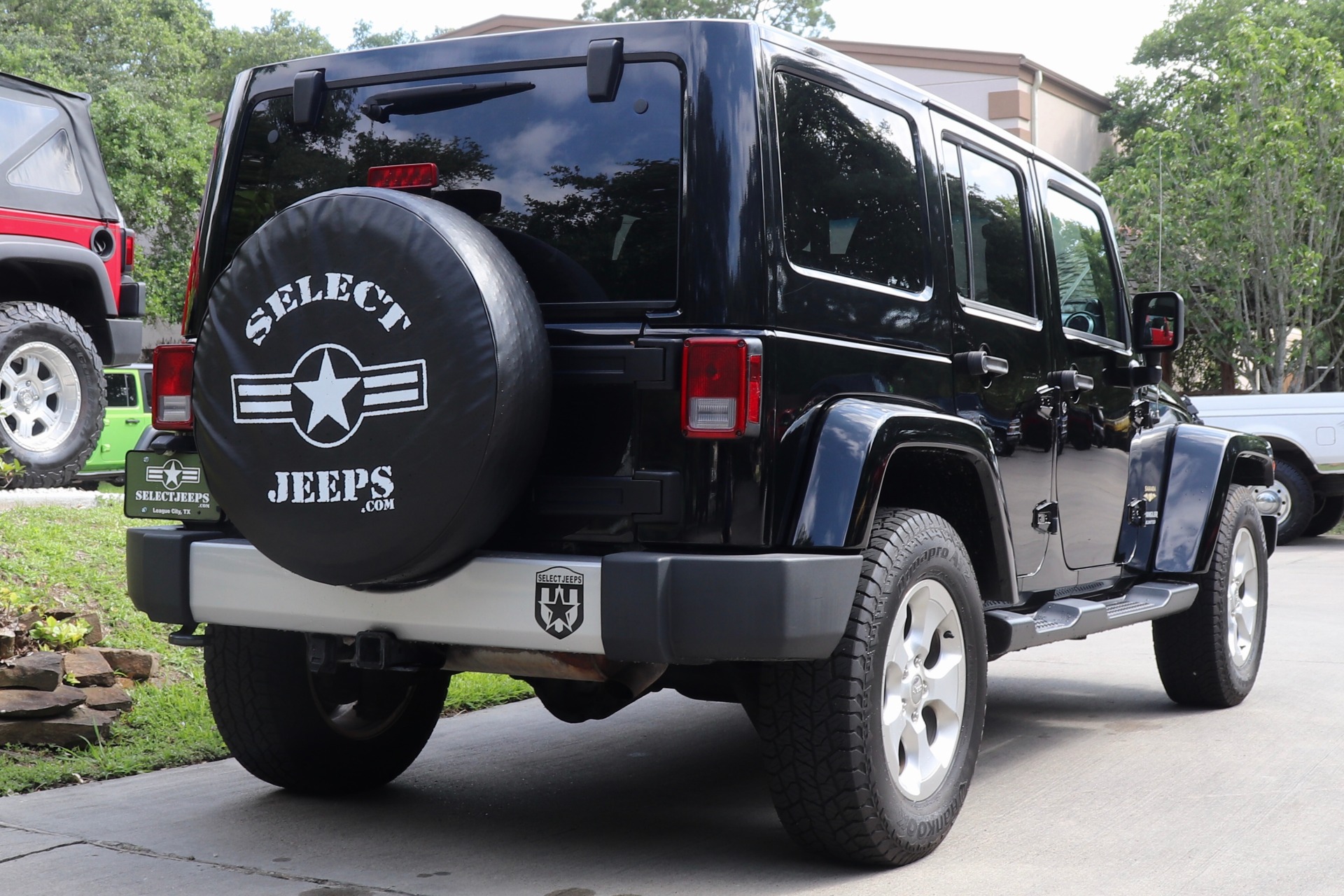 Used-2013-Jeep-Wrangler-Unlimited-Sahara