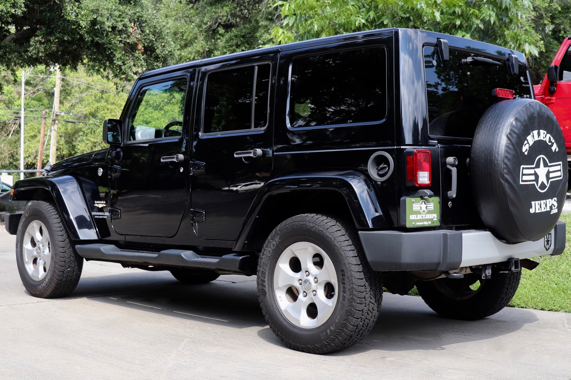 Used-2013-Jeep-Wrangler-Unlimited-Sahara