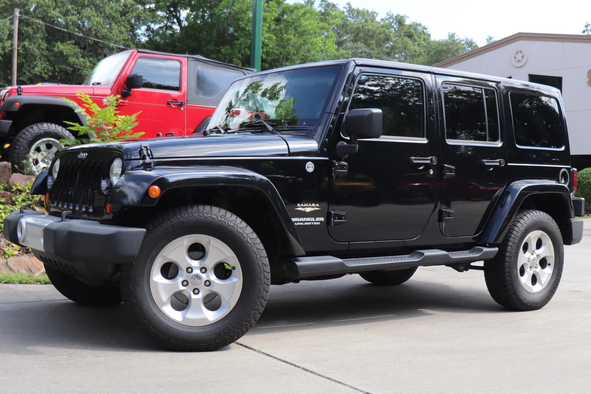 Used-2013-Jeep-Wrangler-Unlimited-Sahara