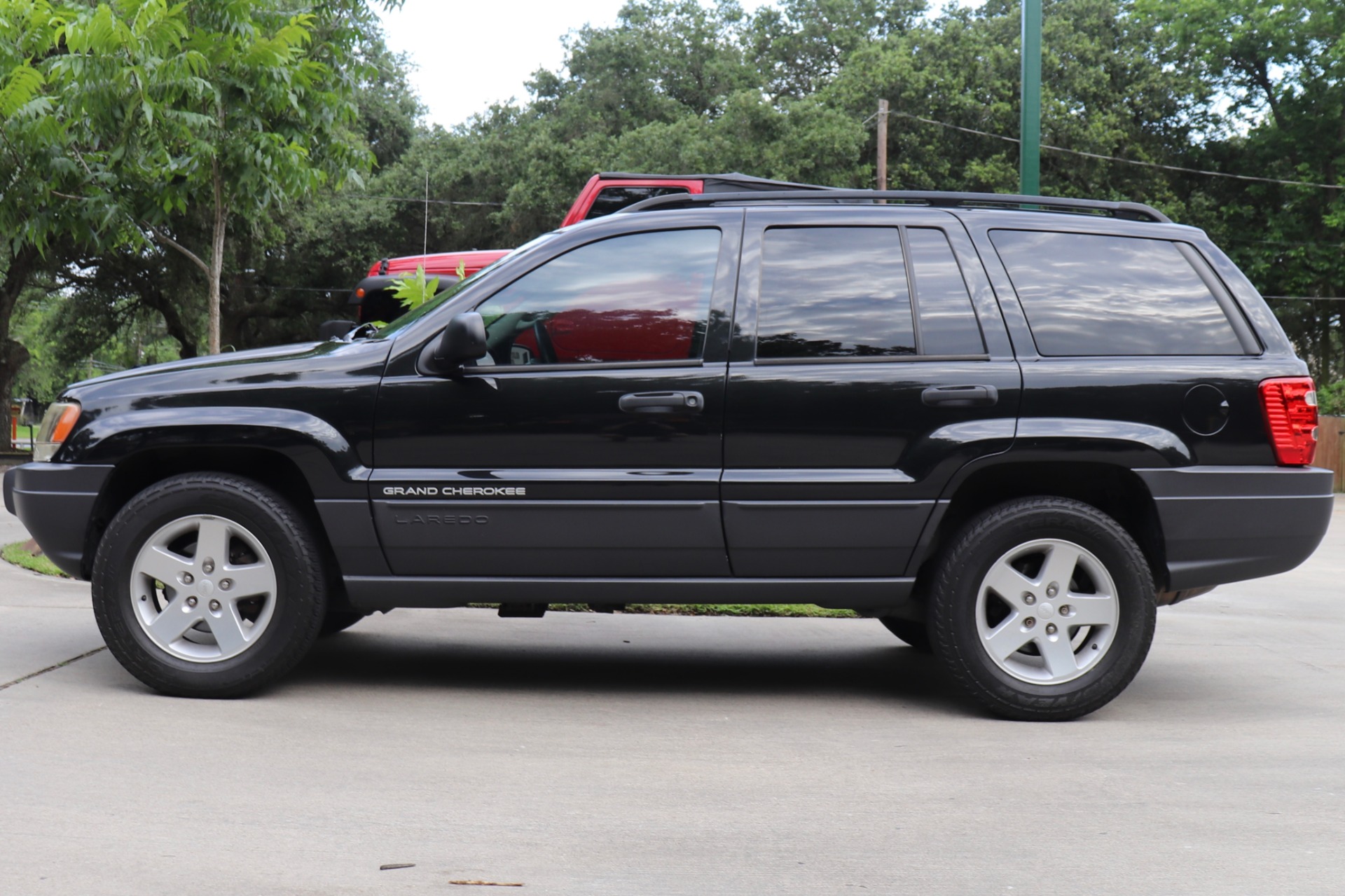 Used-2003-Jeep-Grand-Cherokee-Laredo