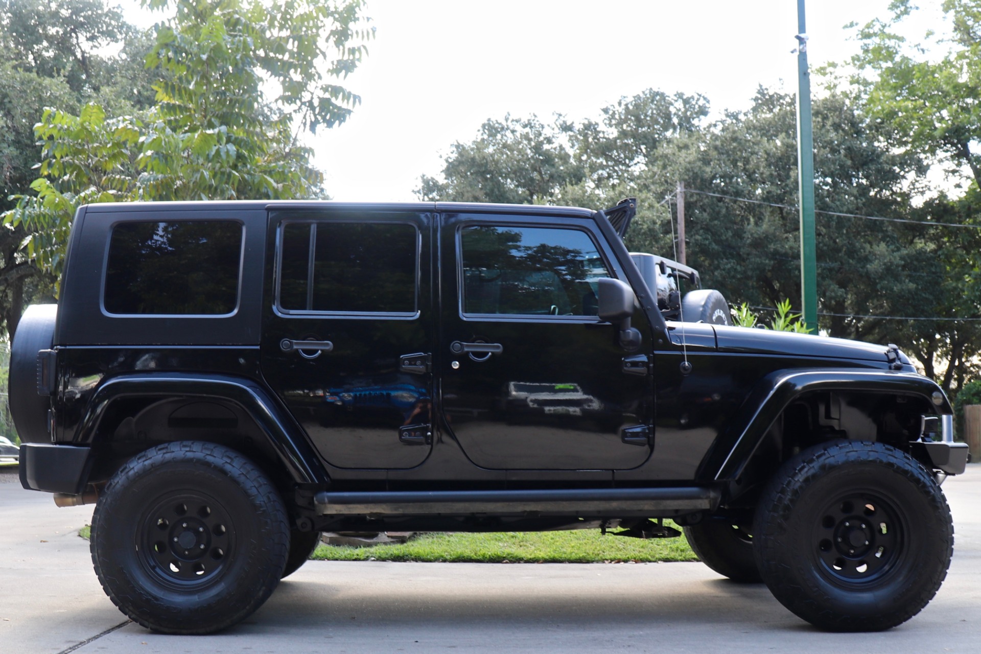 Used-2007-Jeep-Wrangler-Unlimited-Sahara