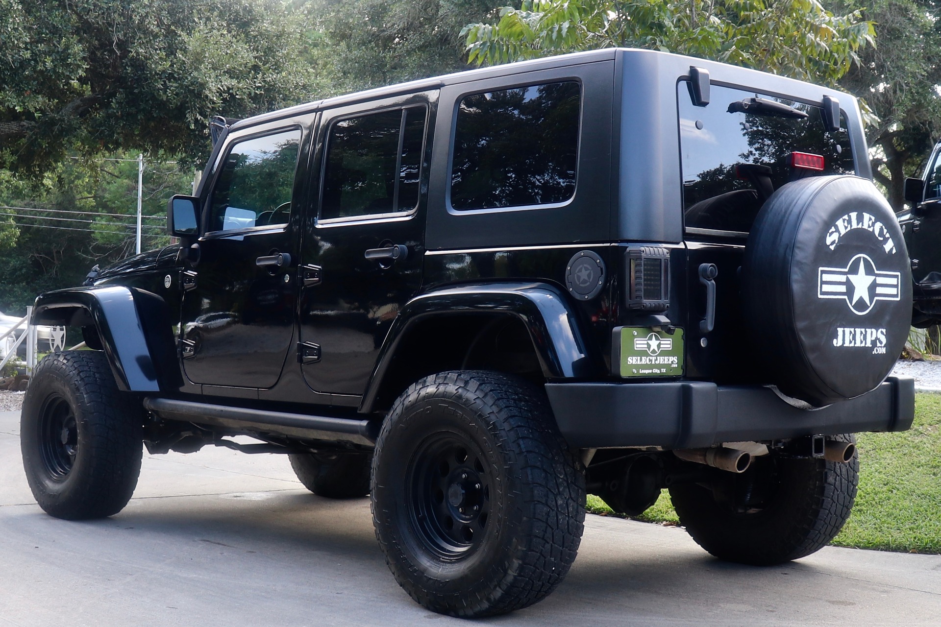 Used-2007-Jeep-Wrangler-Unlimited-Sahara