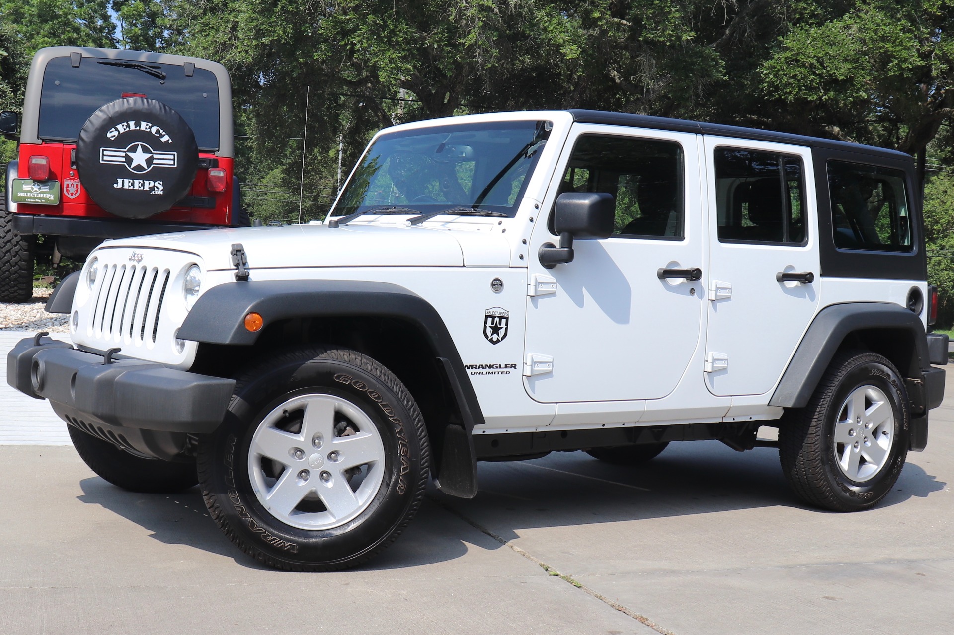 Used-2015-Jeep-Wrangler-Unlimited-Sport-RHD