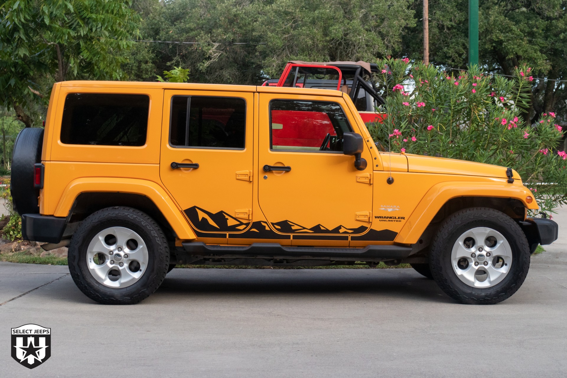 Used-2013-Jeep-Wrangler-Unlimited-Sahara
