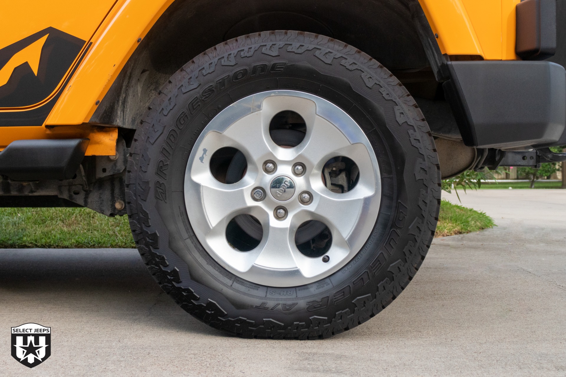 Used-2013-Jeep-Wrangler-Unlimited-Sahara