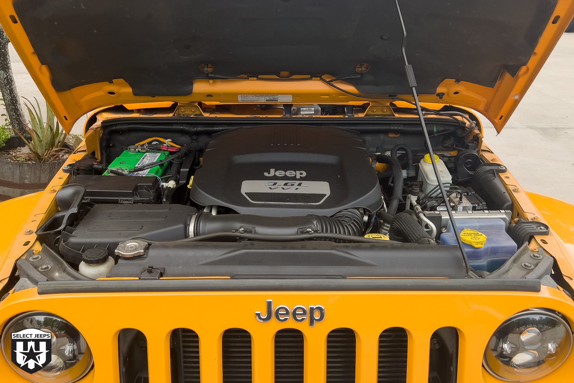 Used-2013-Jeep-Wrangler-Unlimited-Sahara