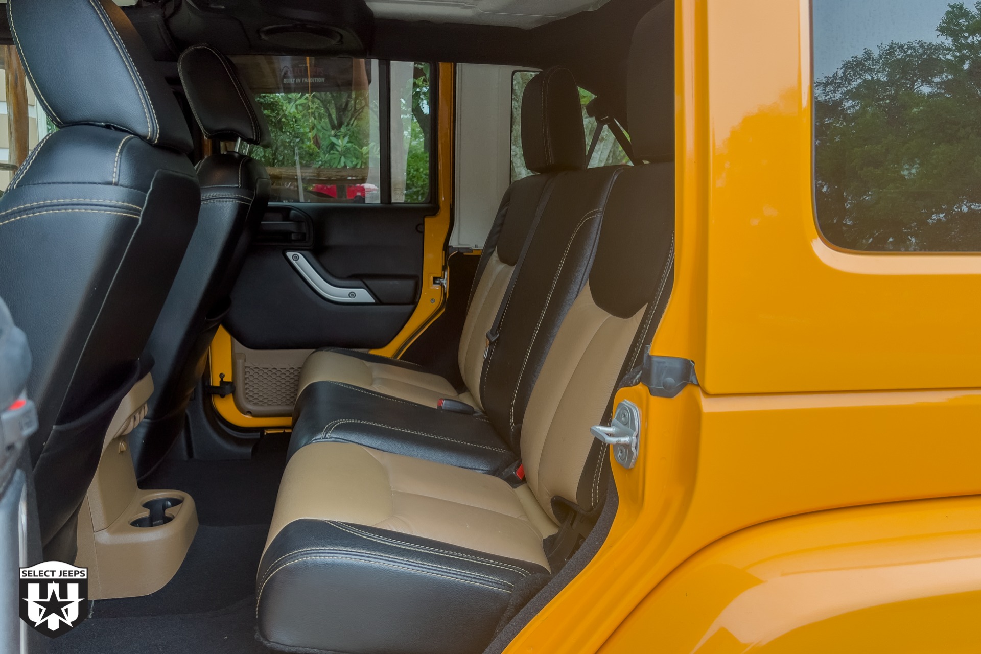 Used-2013-Jeep-Wrangler-Unlimited-Sahara