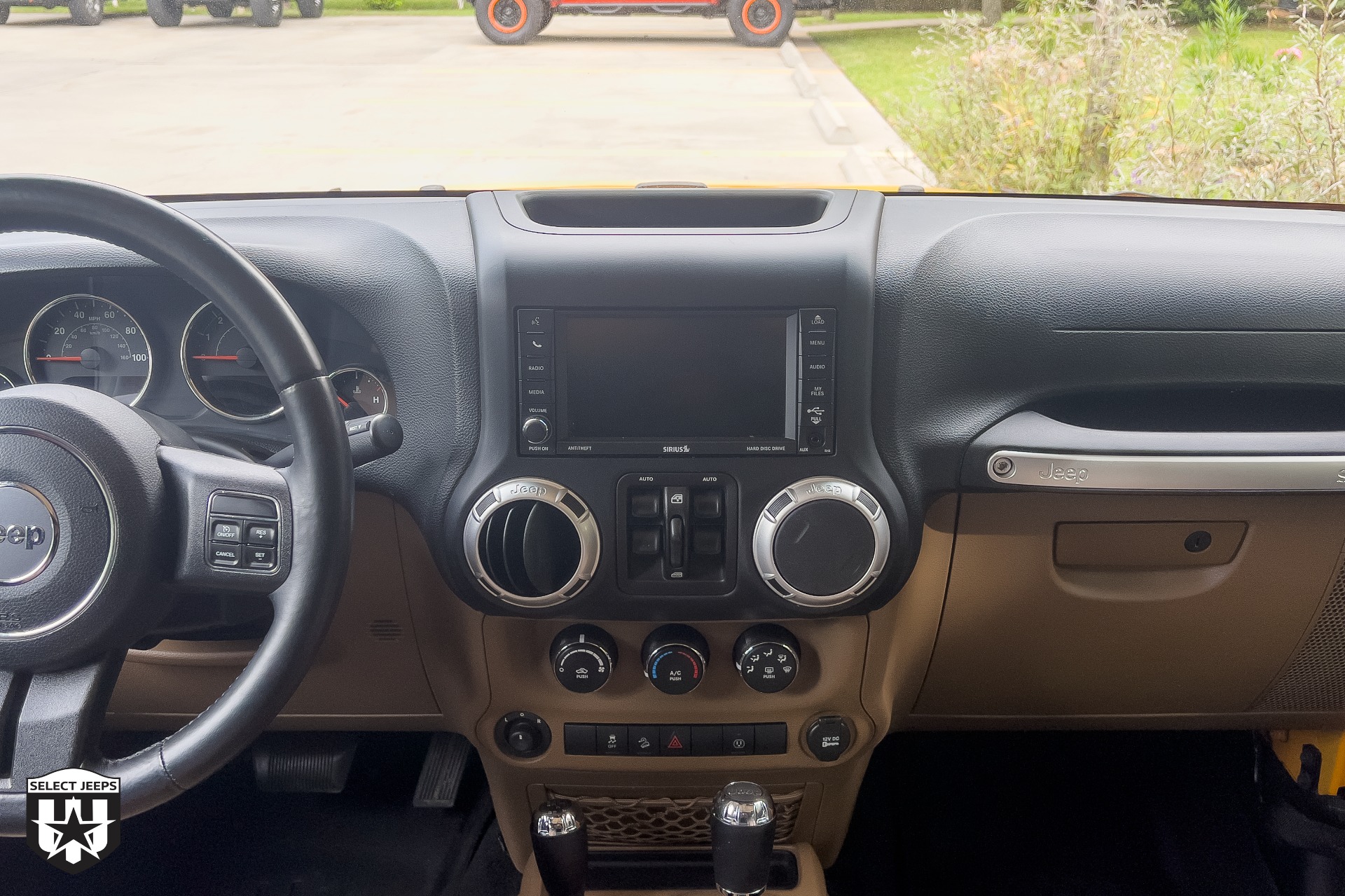 Used-2013-Jeep-Wrangler-Unlimited-Sahara
