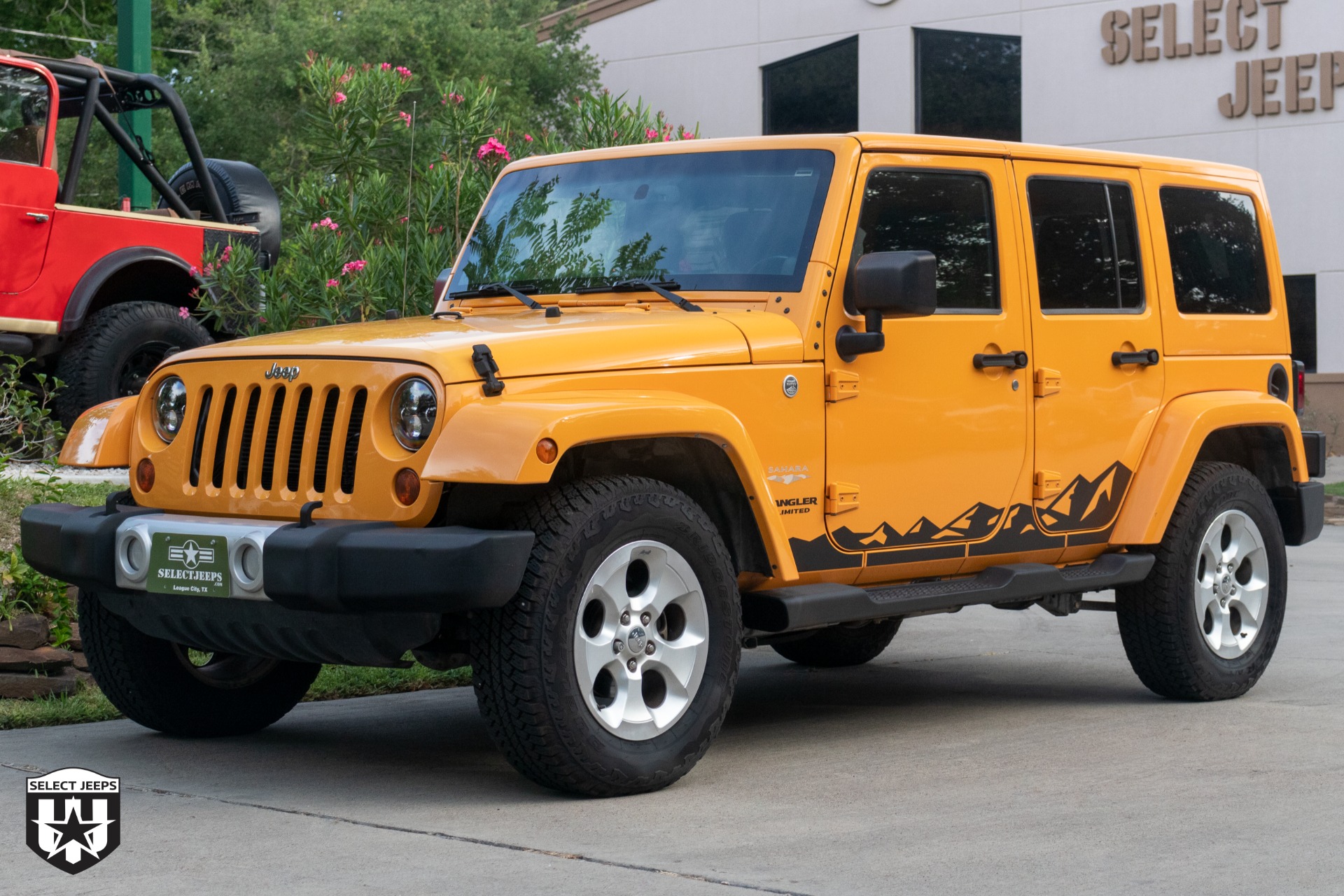 Used-2013-Jeep-Wrangler-Unlimited-Sahara