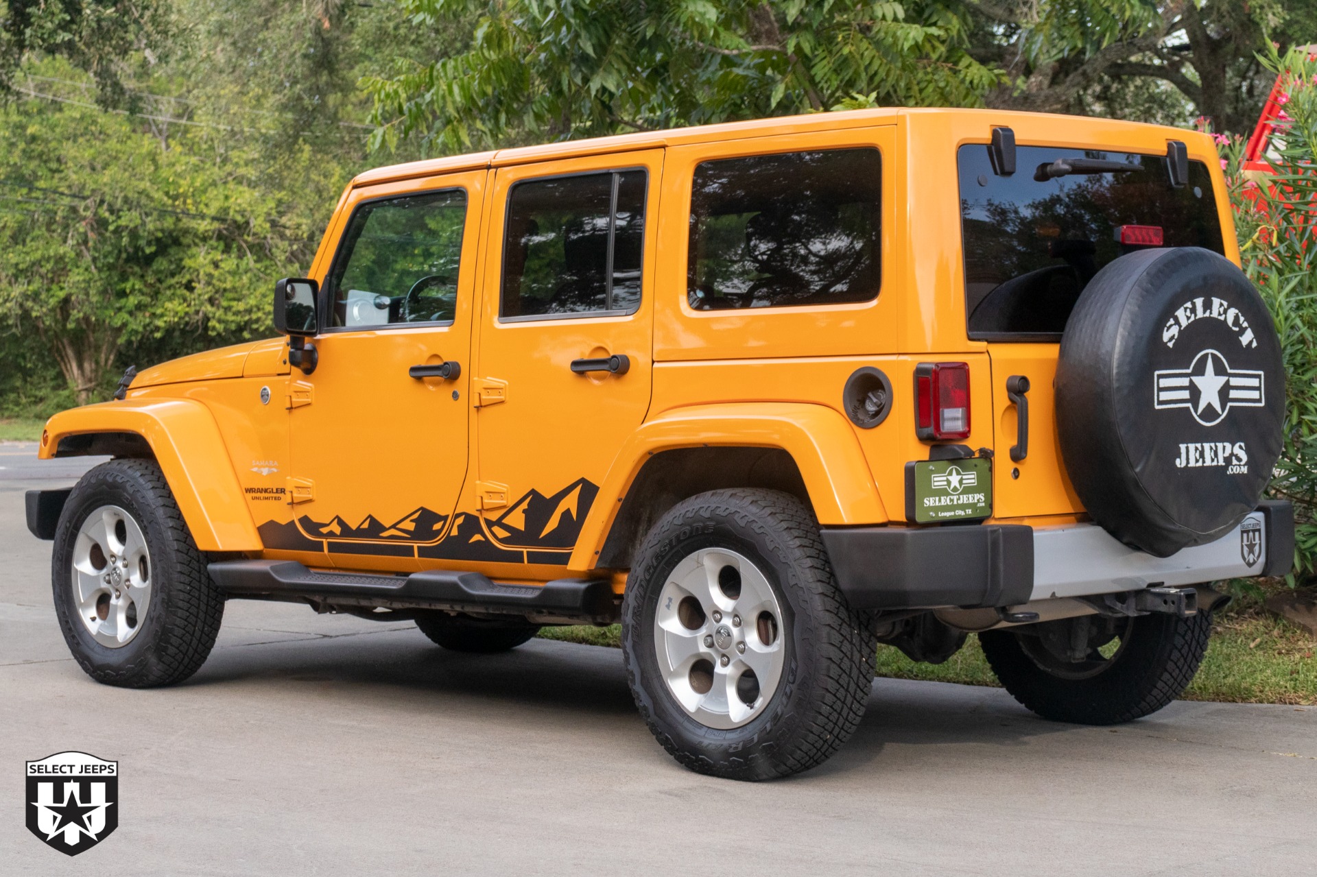 Used-2013-Jeep-Wrangler-Unlimited-Sahara