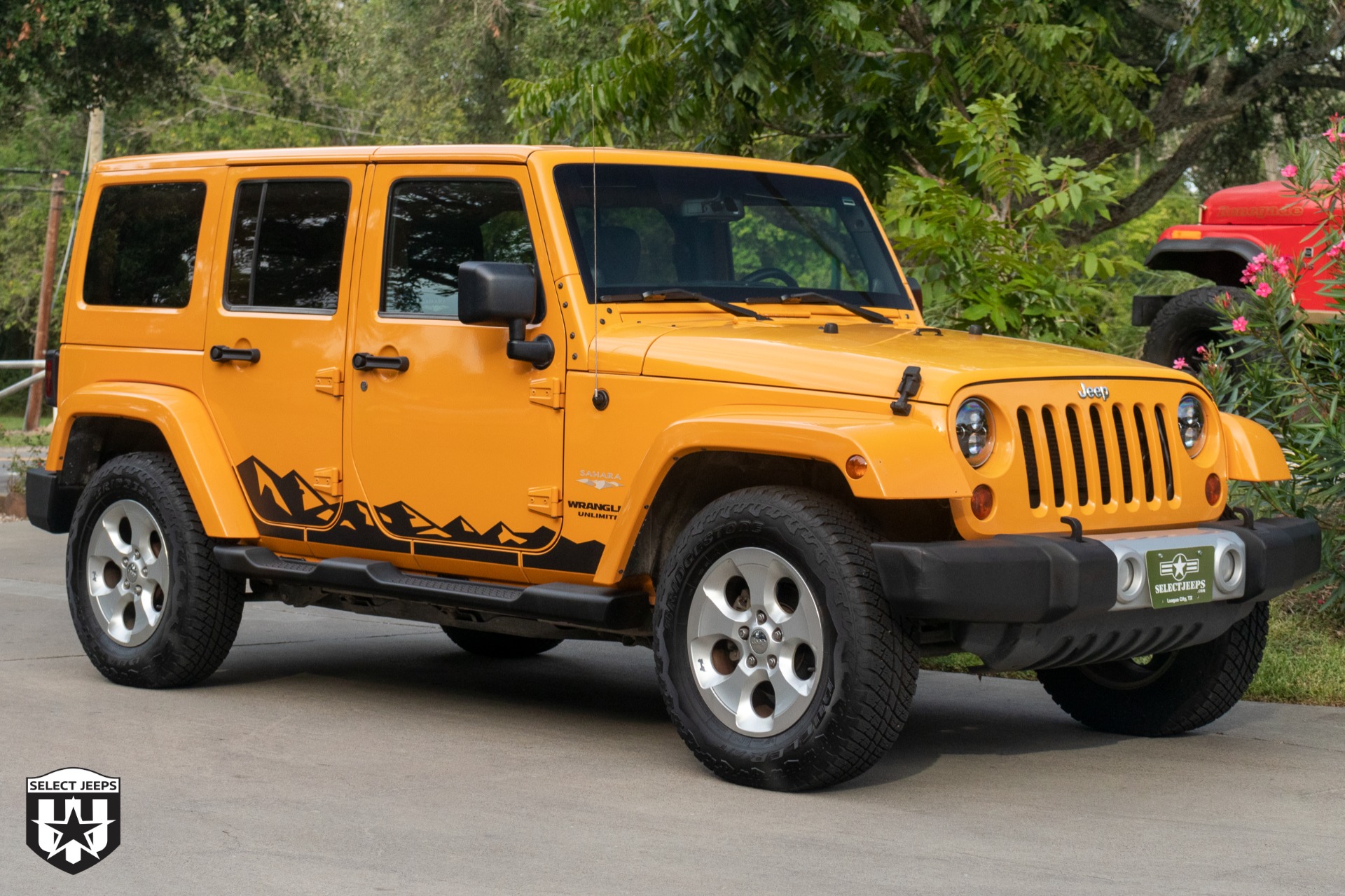 Used-2013-Jeep-Wrangler-Unlimited-Sahara