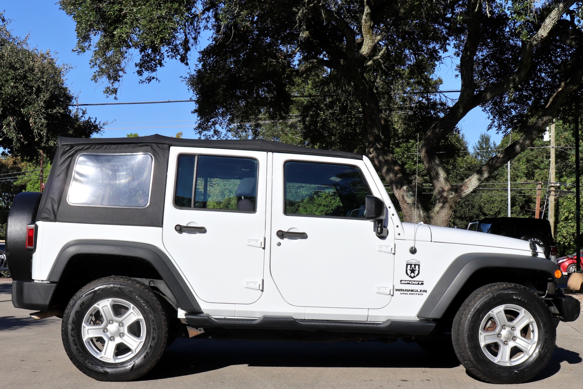 Used-2013-Jeep-Wrangler-Unlimited-Sport