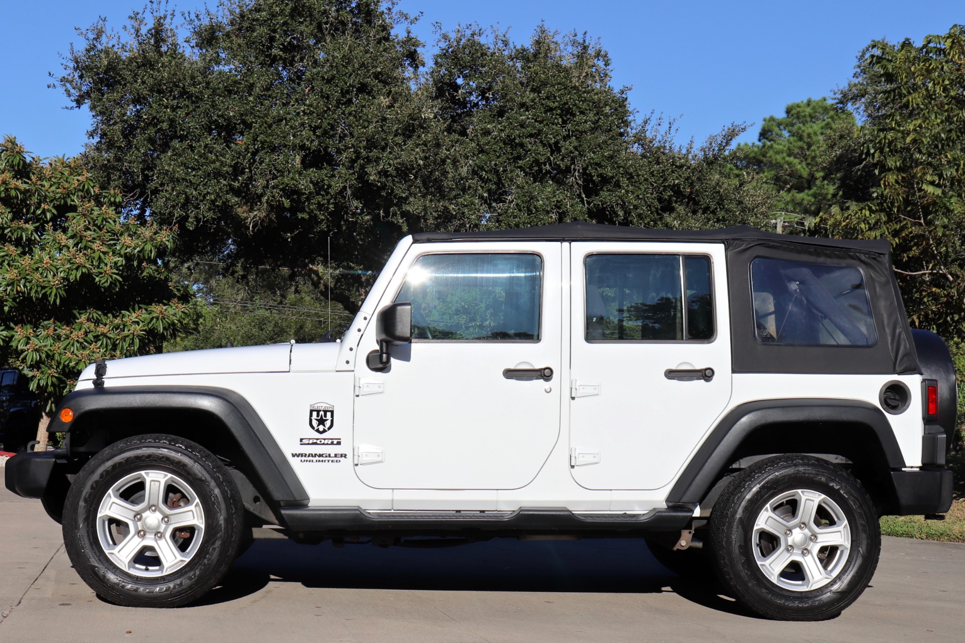 Used-2013-Jeep-Wrangler-Unlimited-Sport