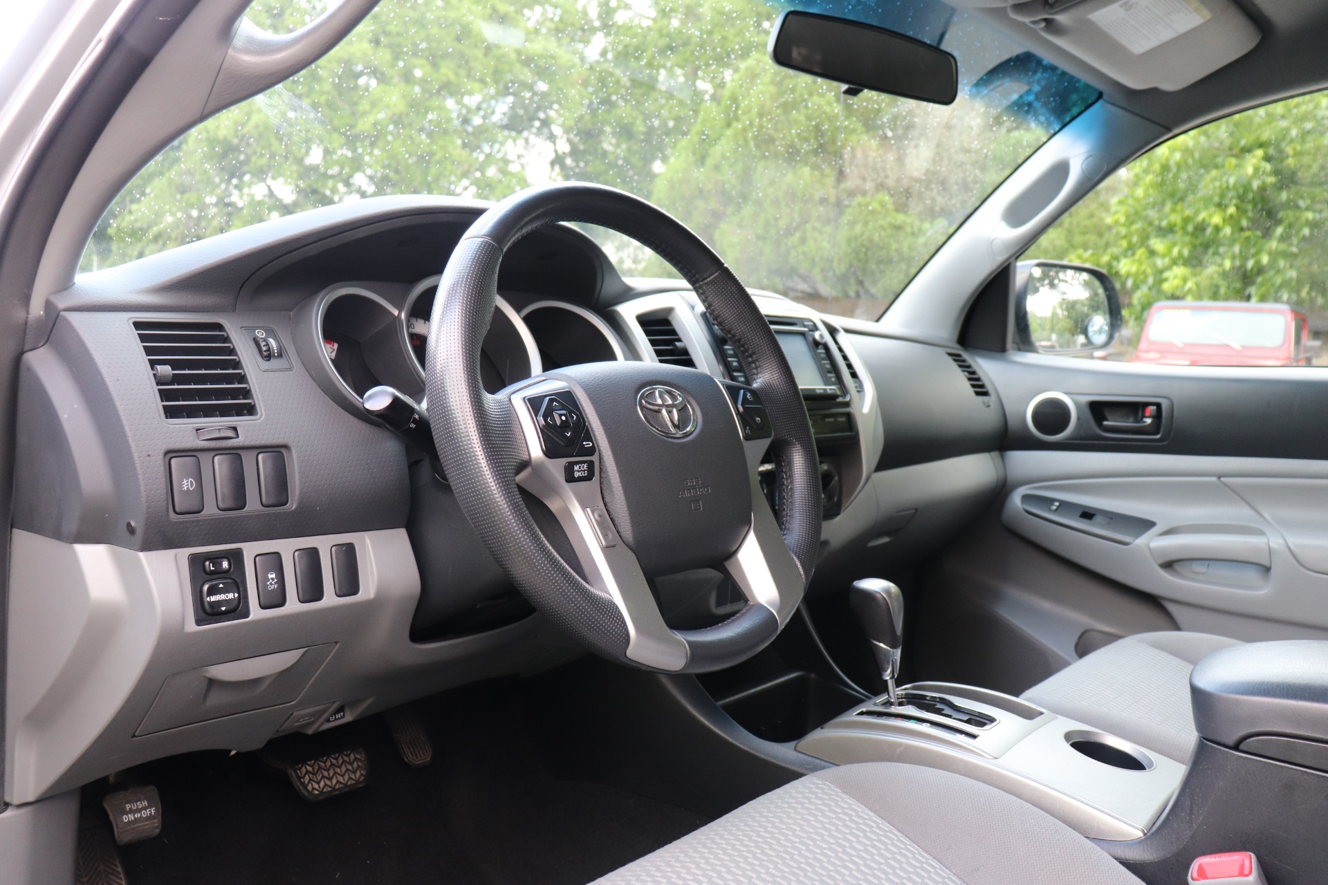 Used-2014-Toyota-Tacoma-PreRunner-V6