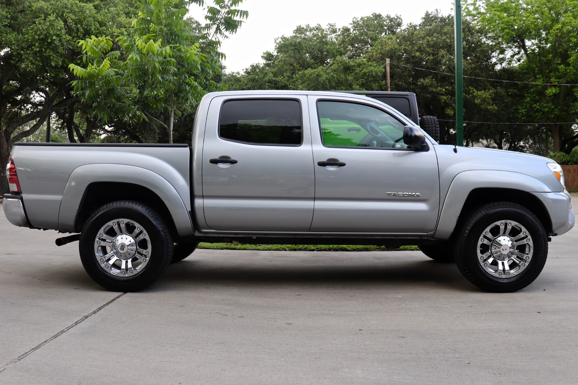 Used-2014-Toyota-Tacoma-PreRunner-V6