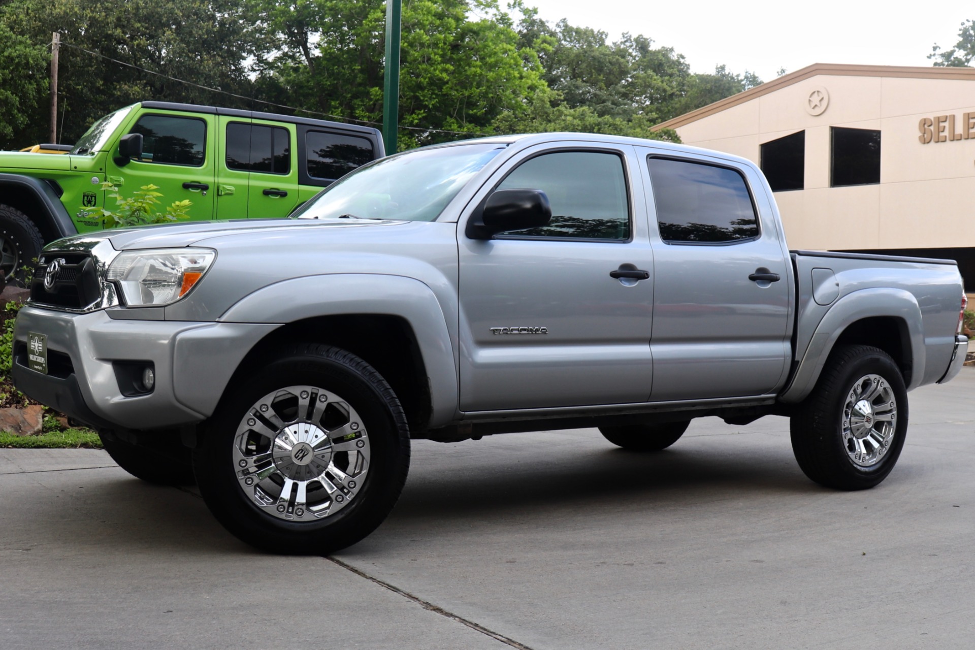 Used-2014-Toyota-Tacoma-PreRunner-V6