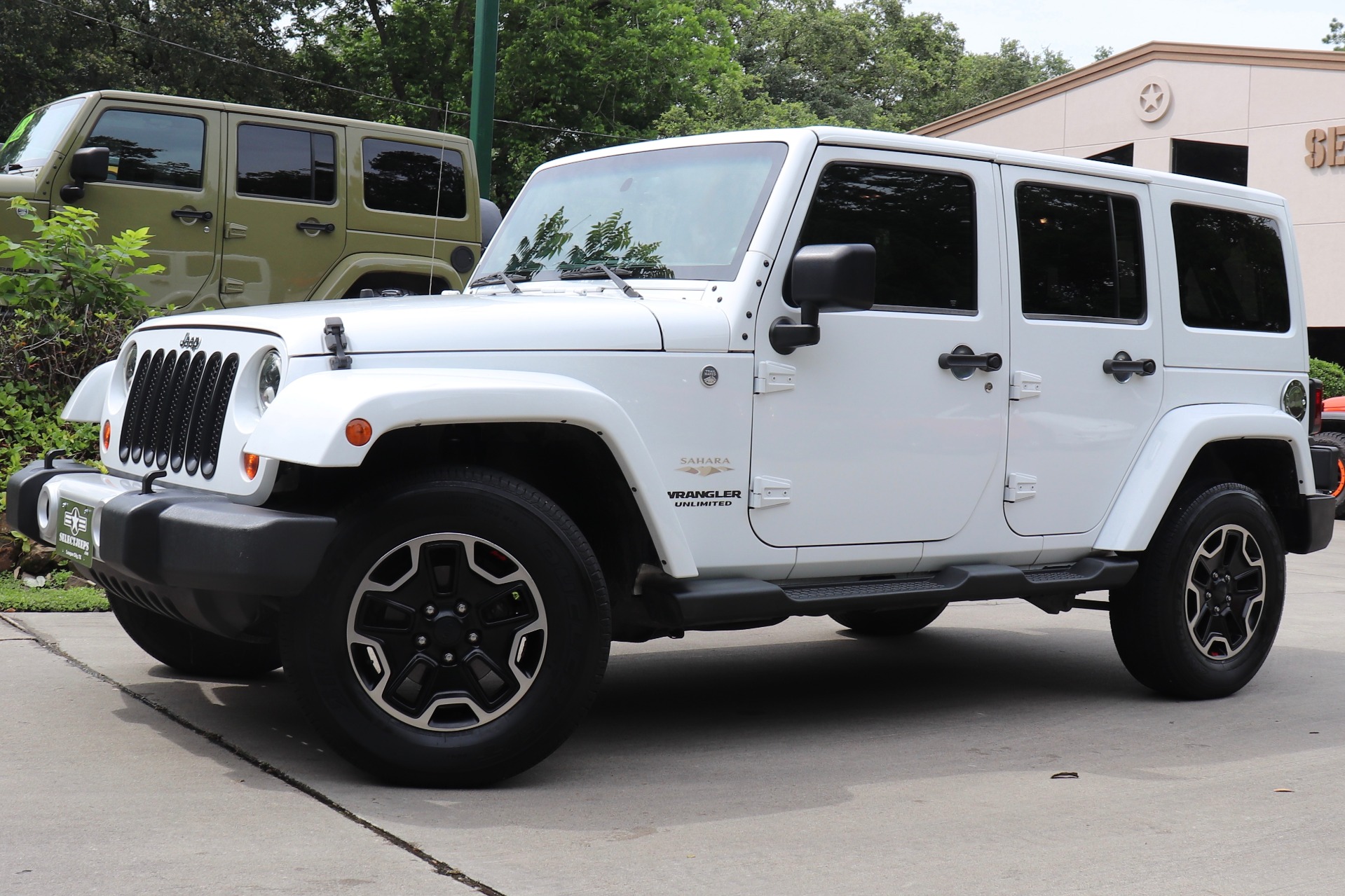 Used-2013-Jeep-Wrangler-Unlimited-Sahara