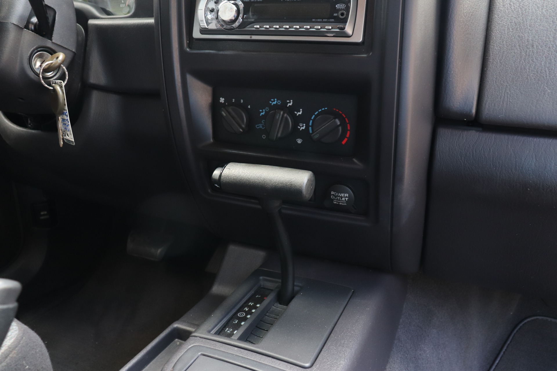 Used-2001-Jeep-Cherokee-SE
