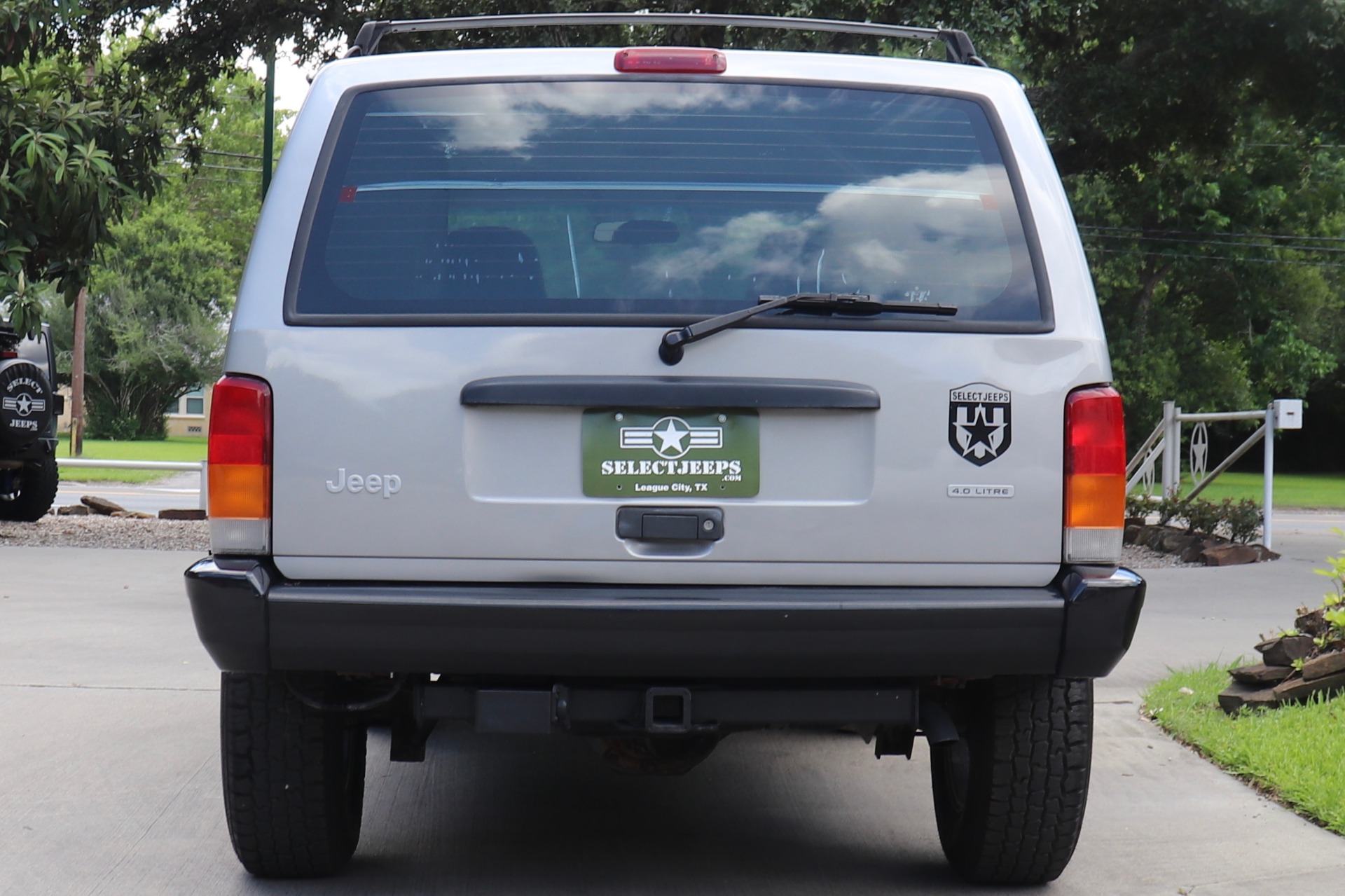 Used-2001-Jeep-Cherokee-SE