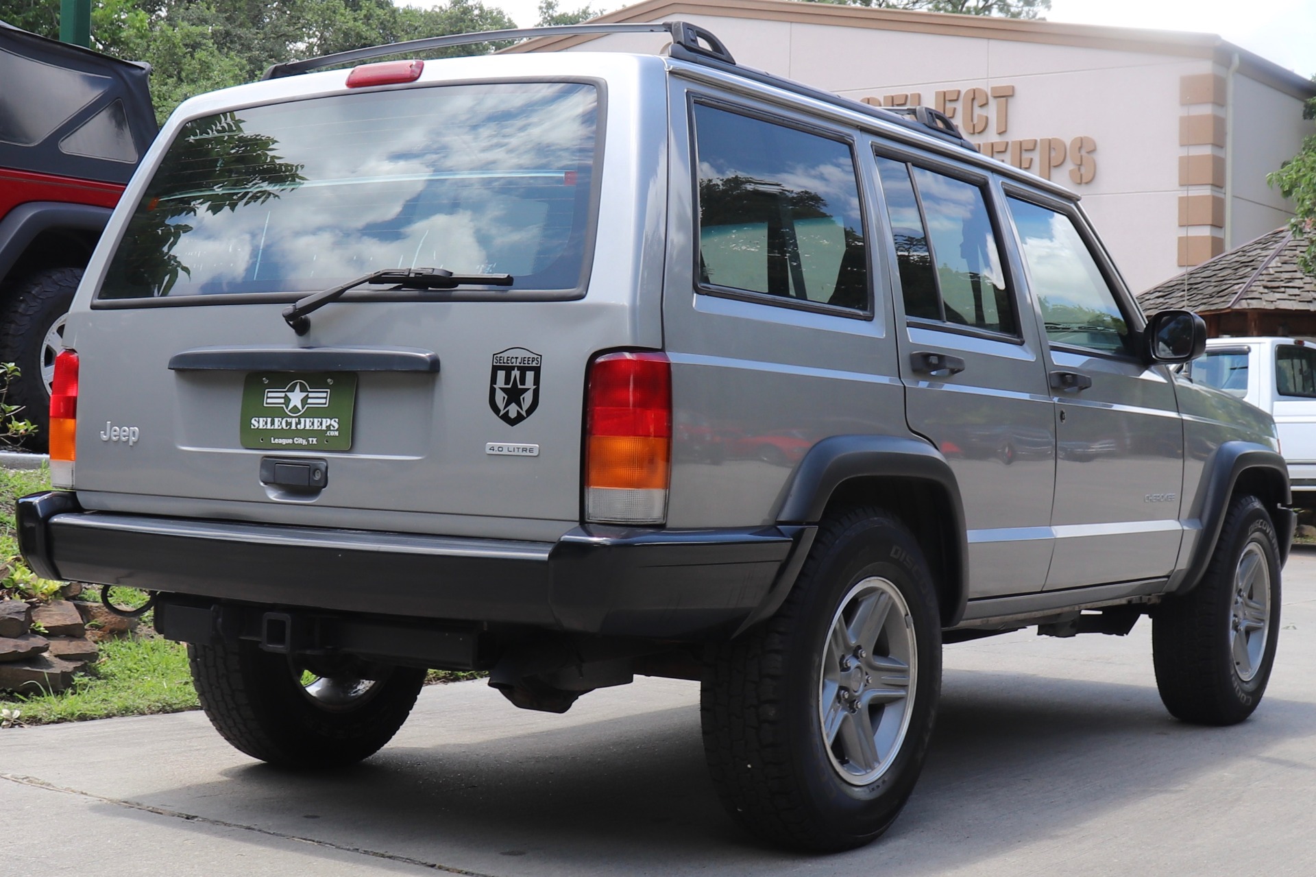 Used-2001-Jeep-Cherokee-SE