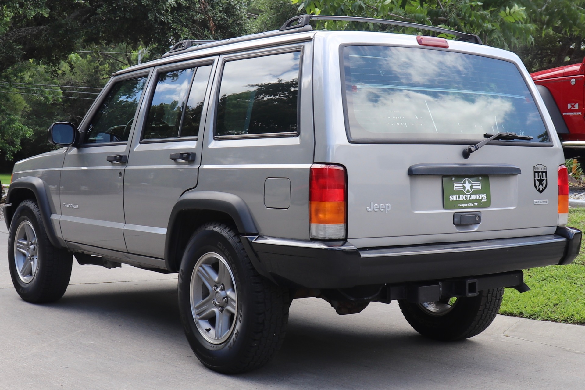 Used-2001-Jeep-Cherokee-SE