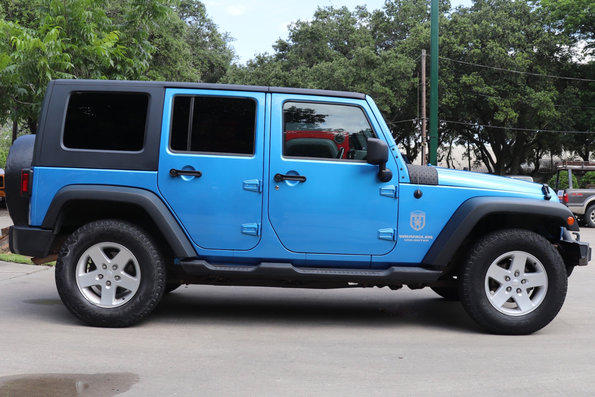 Used-2010-Jeep-Wrangler-Unlimited-Sport