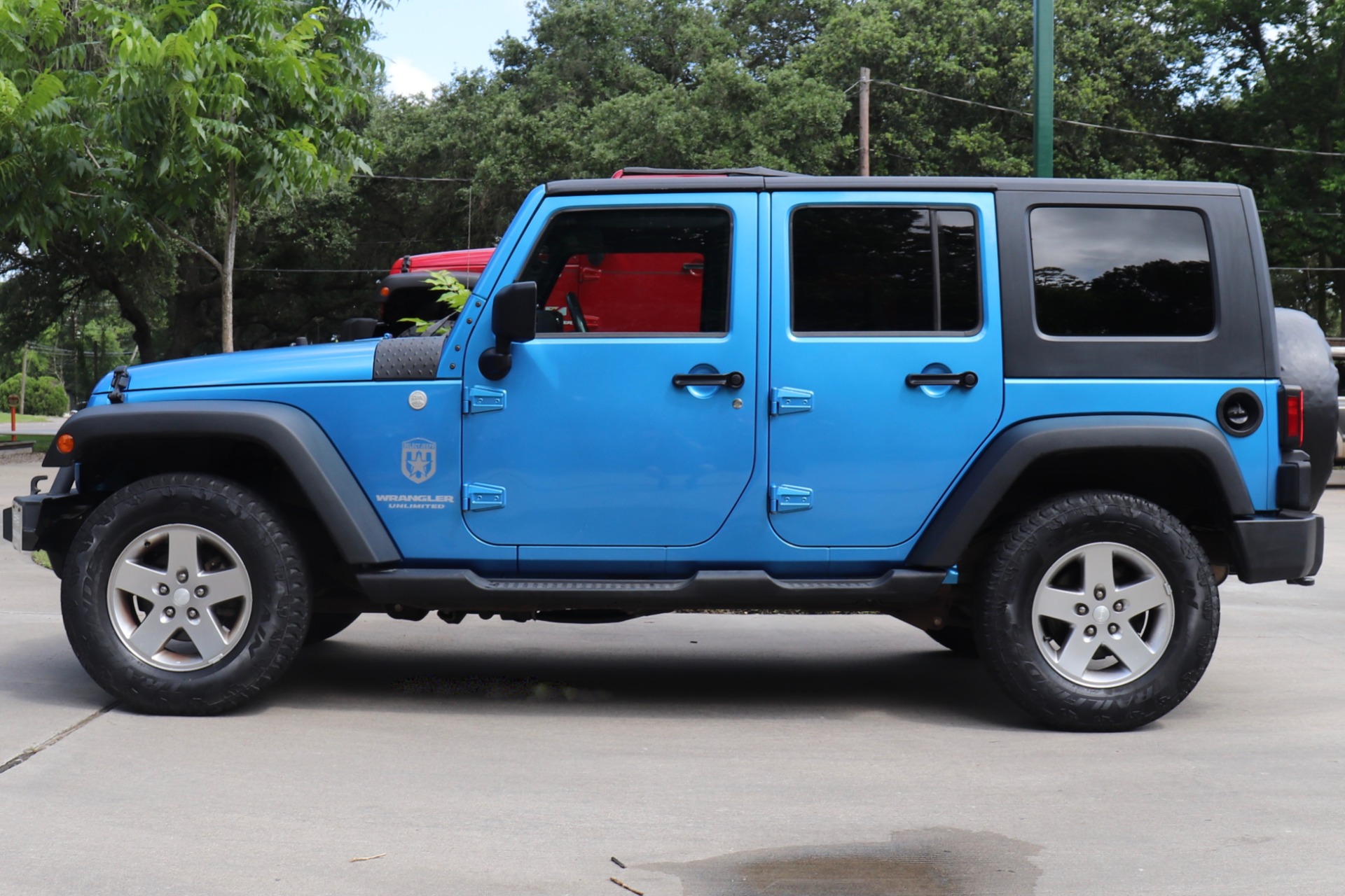 Used-2010-Jeep-Wrangler-Unlimited-Sport