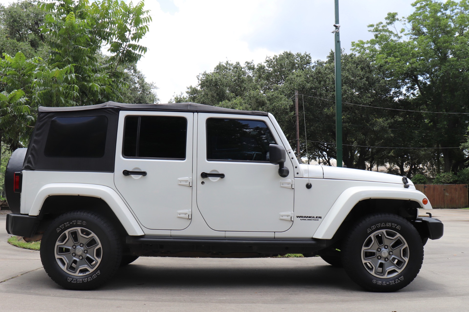 Used-2010-Jeep-Wrangler-Unlimited-Sahara