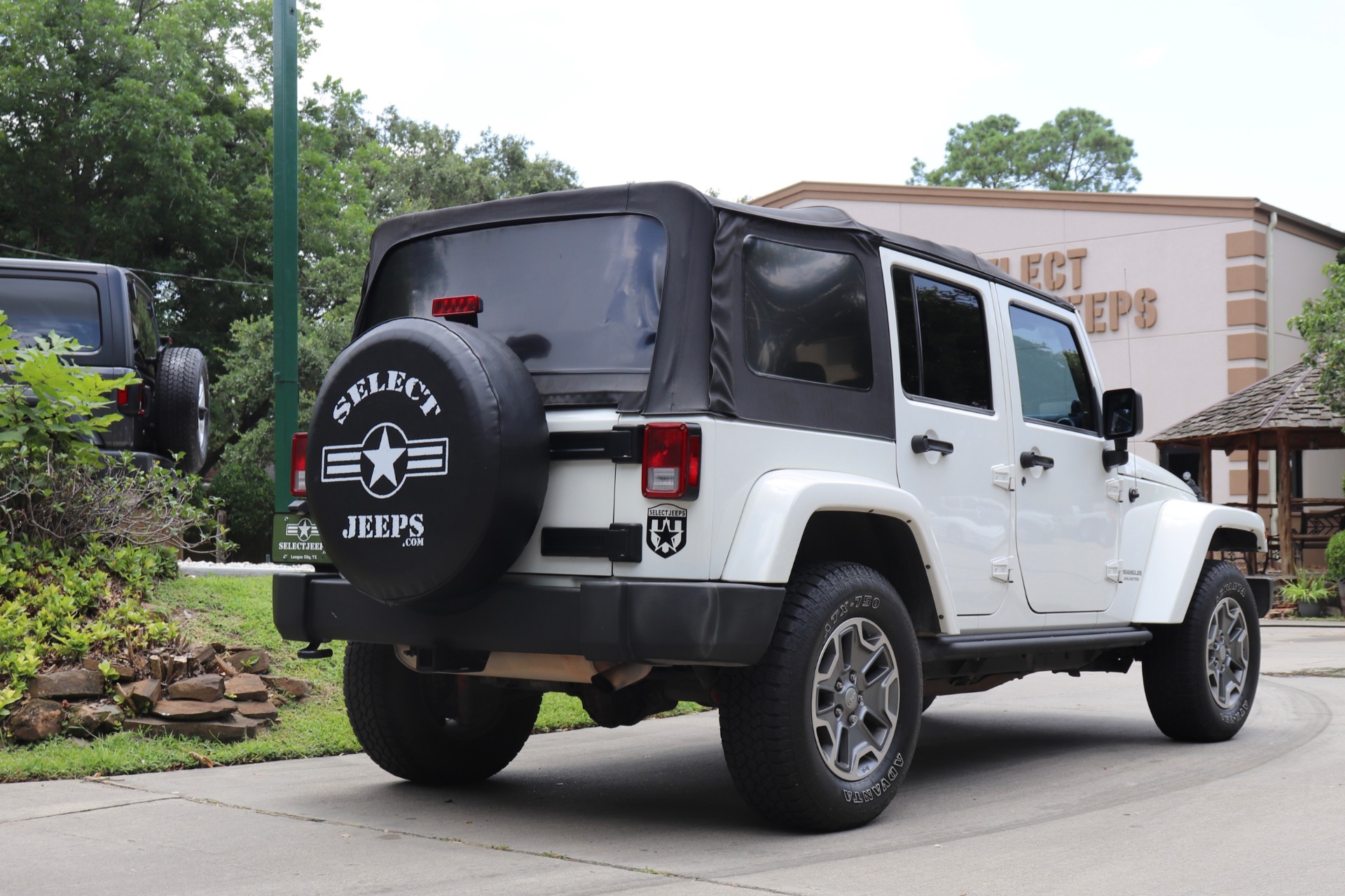 Used-2010-Jeep-Wrangler-Unlimited-Sahara