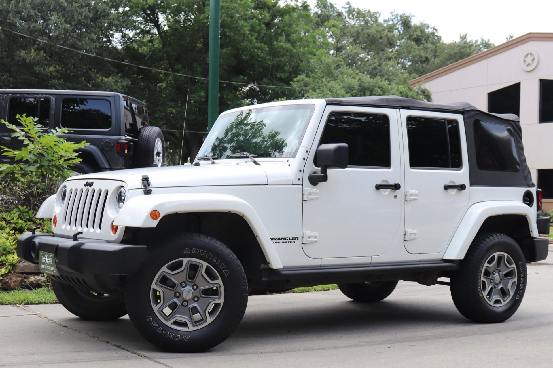 Used-2010-Jeep-Wrangler-Unlimited-Sahara