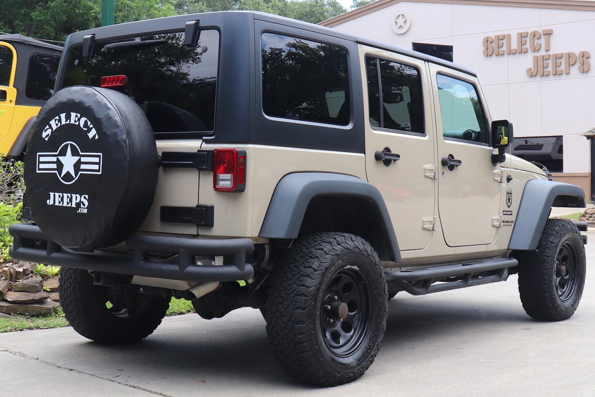 Used-2016-Jeep-Wrangler-Unlimited-Sport