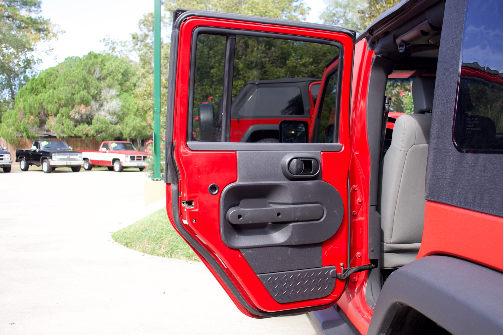 Used-2008-Jeep-Wrangler-Unlimited-X