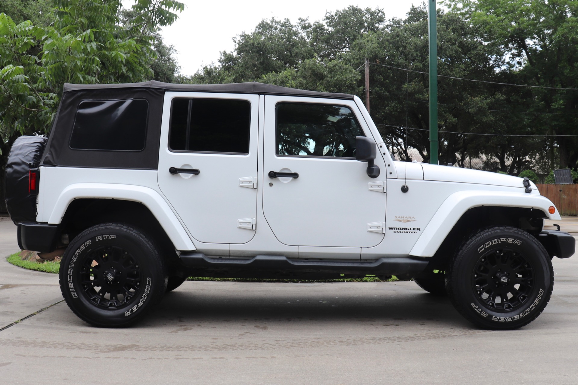 Used-2013-Jeep-Wrangler-Unlimited-Sahara