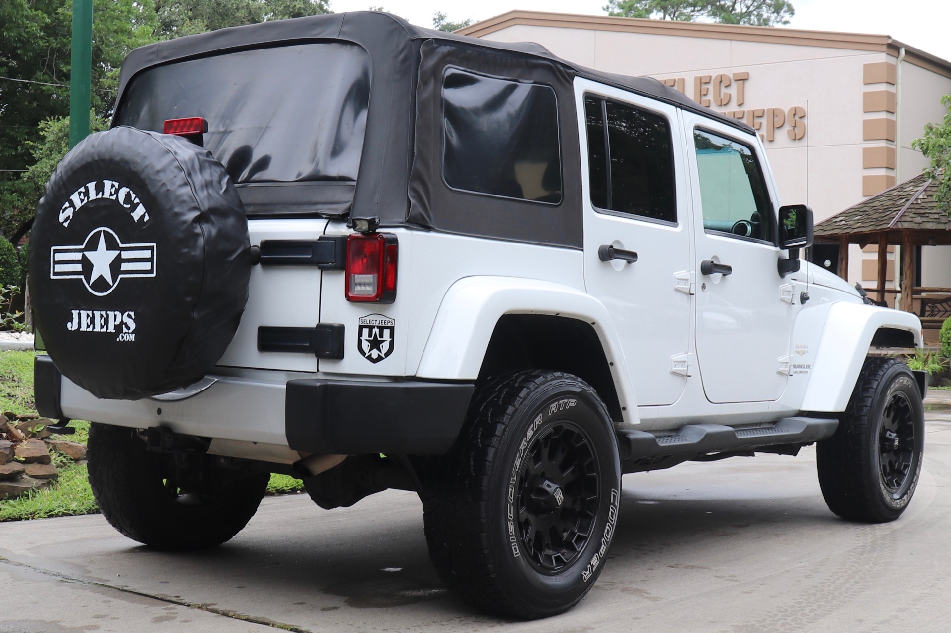 Used-2013-Jeep-Wrangler-Unlimited-Sahara