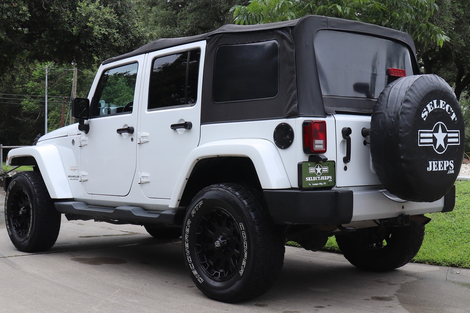 Used-2013-Jeep-Wrangler-Unlimited-Sahara