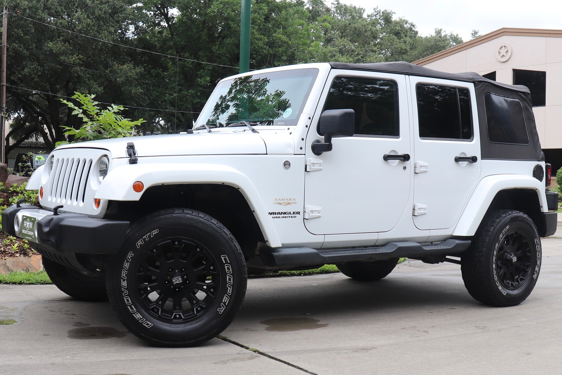 Used-2013-Jeep-Wrangler-Unlimited-Sahara