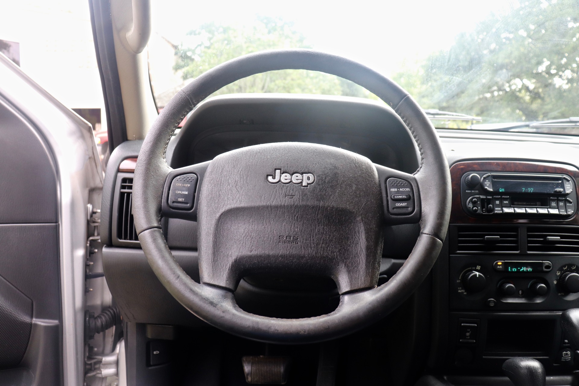 Used-2004-Jeep-Grand-Cherokee-Limited