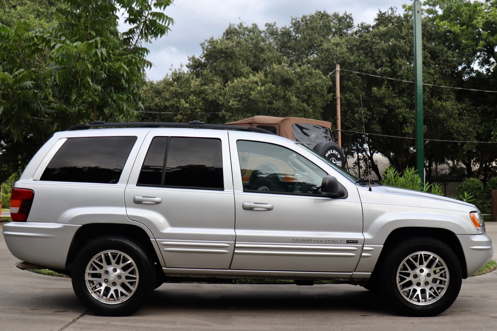 Used-2004-Jeep-Grand-Cherokee-Limited