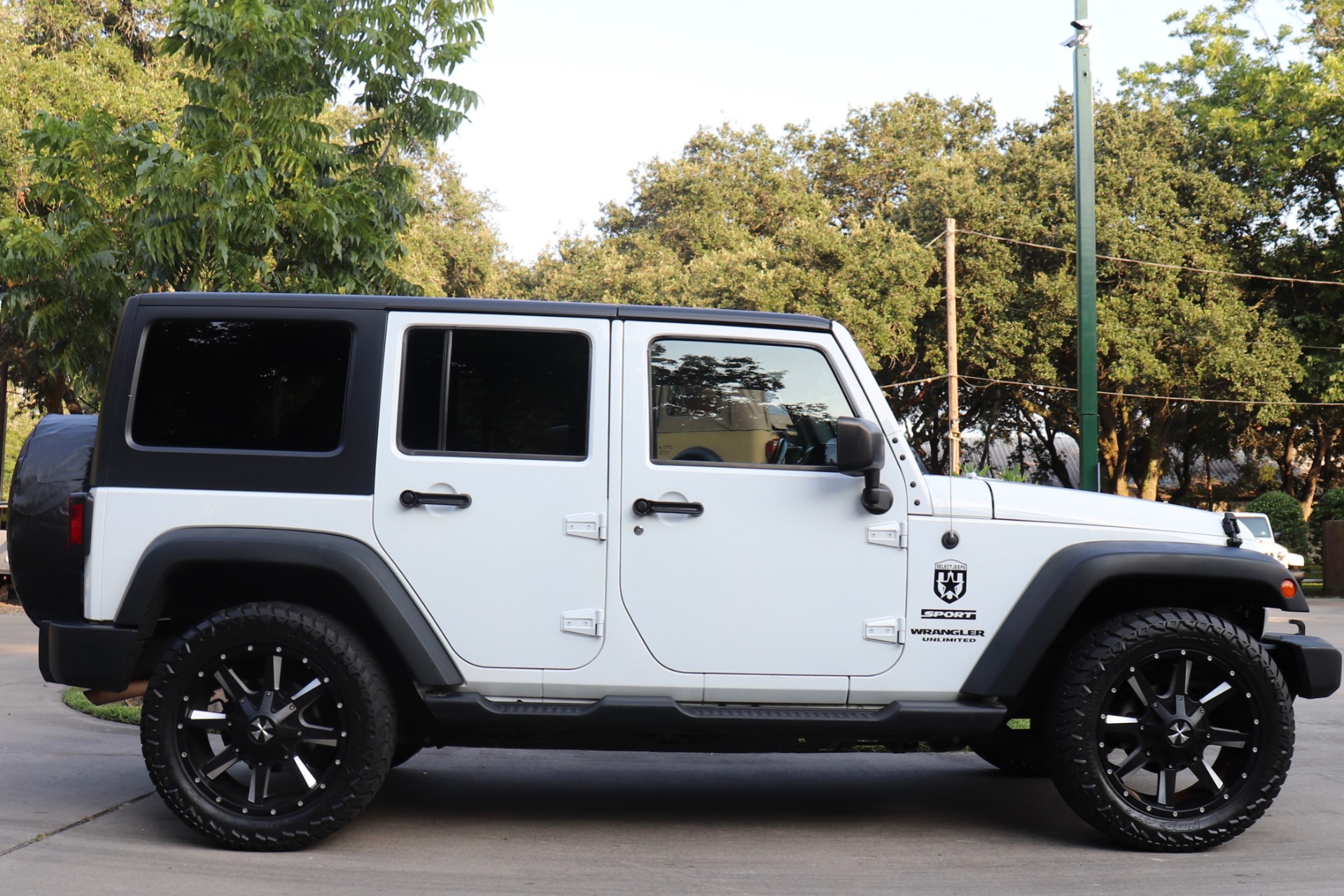 Used-2015-Jeep-Wrangler-Unlimited-Sport