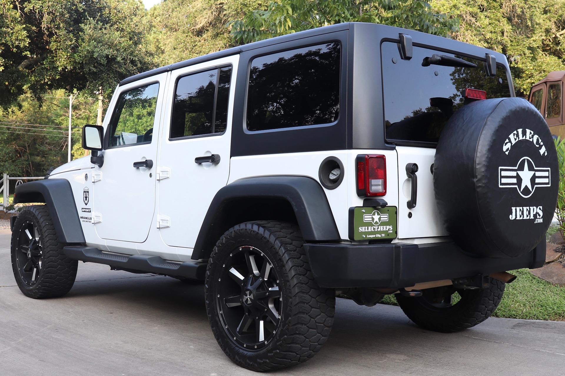 Used-2015-Jeep-Wrangler-Unlimited-Sport