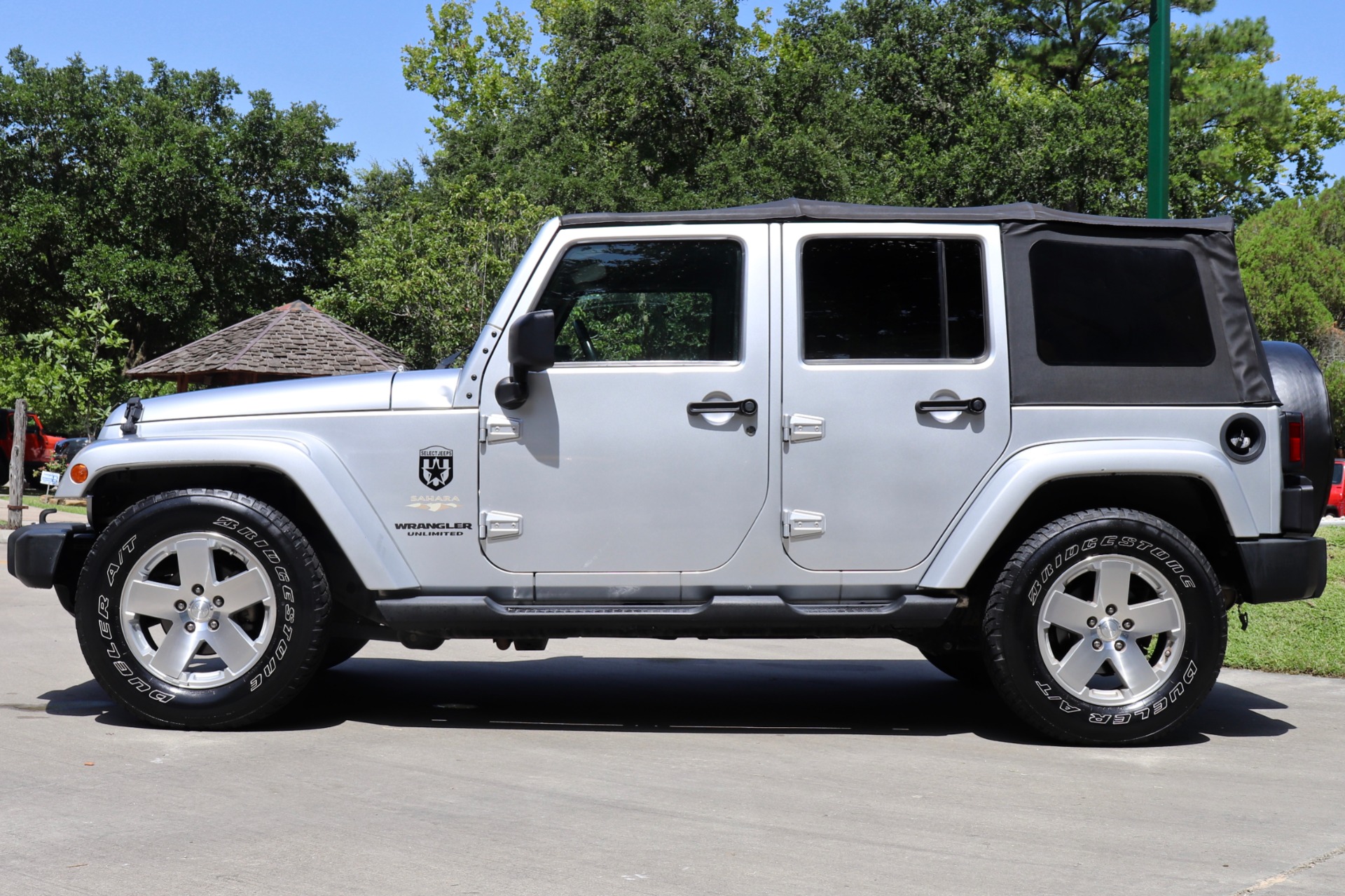 Used-2008-Jeep-Wrangler-Unlimited-Sahara