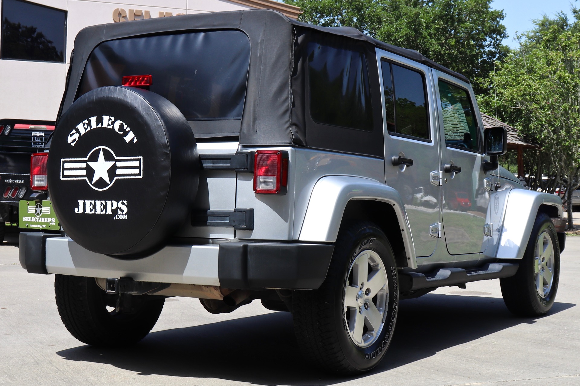 Used-2008-Jeep-Wrangler-Unlimited-Sahara