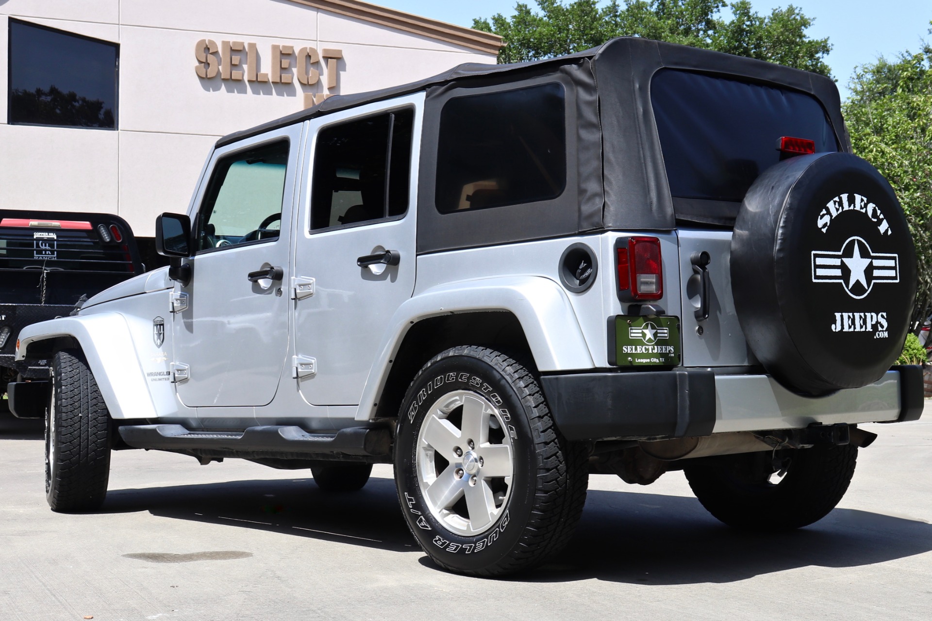 Used-2008-Jeep-Wrangler-Unlimited-Sahara